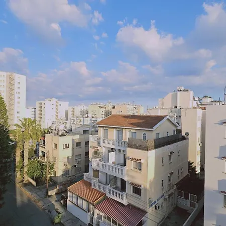 Amphora * לרנקה