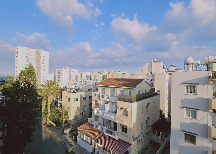 Amphora * לרנקה